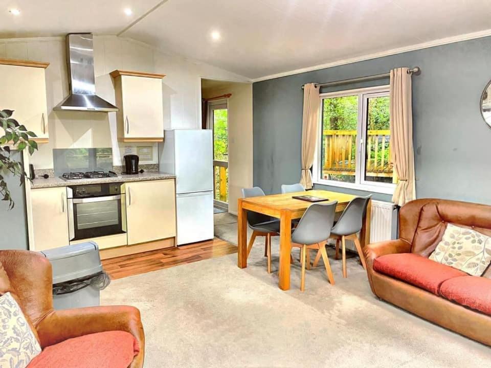 Woodland View -Hot Tub-Tenby-Carmarthen-St Clears Εξωτερικό φωτογραφία